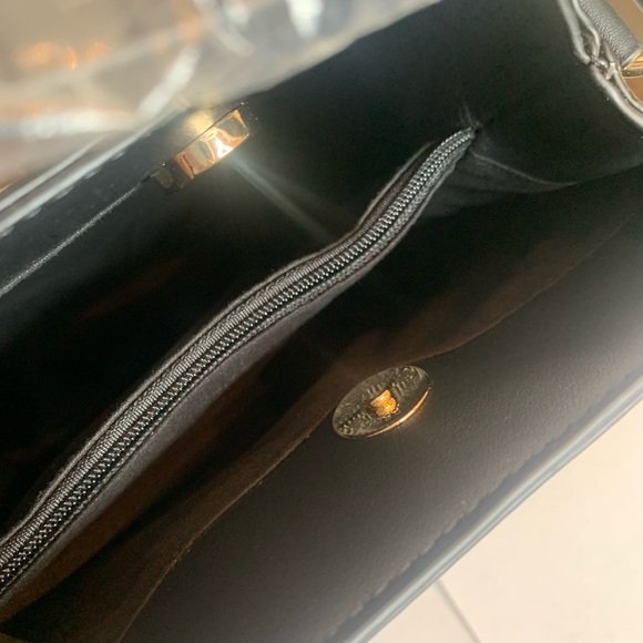 💫HP‼️💫 NWT Revolve AOTA “Elena” Vegan Leather Bucket Bag in Black - Picture 7 of 9